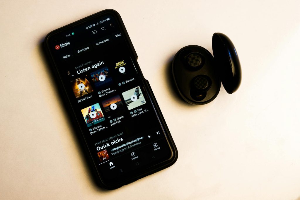 Download a complete playlist From Youtube to phone